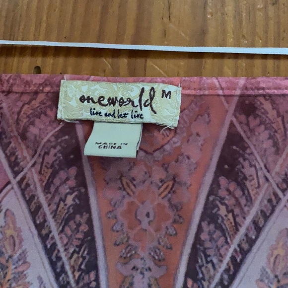 One world pink studded top. Sz M - Picture 2 of 8